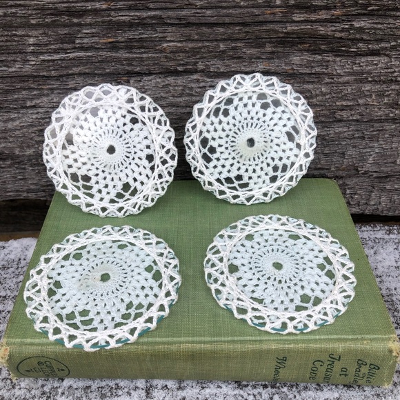 Set of 4 Lace and Glass crochet coasters delicate Boho white Shabby chic vintage - Picture 3 of 6